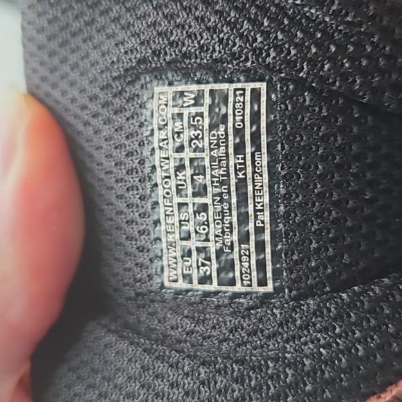 Keen Hiking Boots with Tan and Pink color - Size 6.5 US - Picture 9 of 10